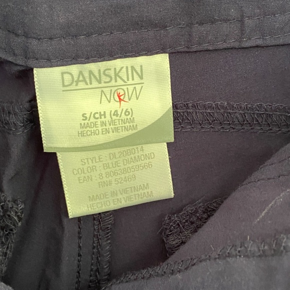 DANSKIN Now Capri Bundle Two Pairs Like New Navy & Soft Silver Sports Size 4/6 - Picture 10 of 11